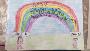 Arcobaleno disegnato da un bambino del catechismo per #andratuttobene