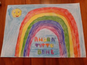 Arcobaleno disegnato da un bambino del catechismo per #andratuttobene